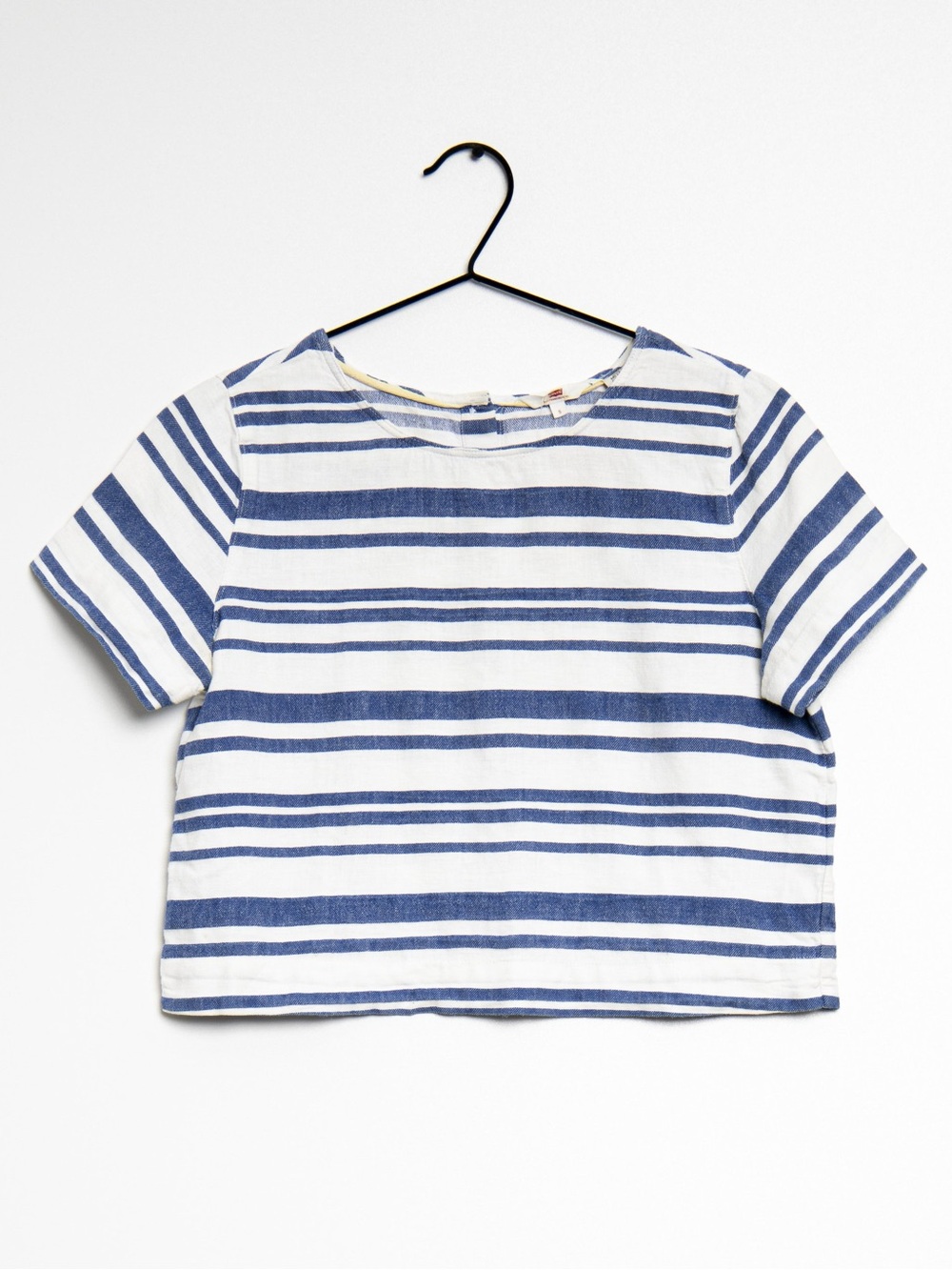 Levi’s 💙🤍💙 Linen Blend Back-Button Blouse - M